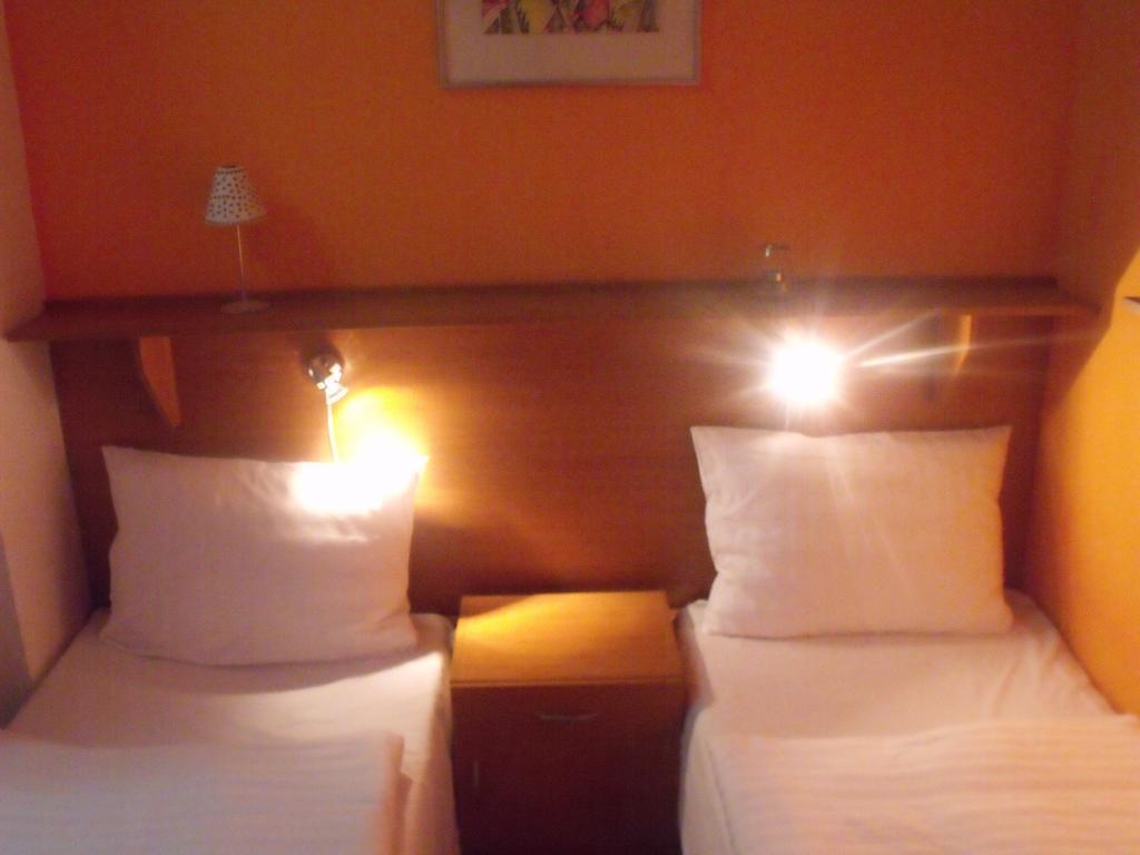 Abádszalóki Vitorlás Vendégház Abadszalok Quarto foto